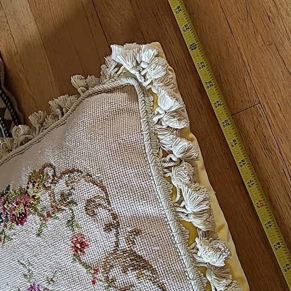 Aubusson  petit  point  floral  tassel  rectangular  pillow - Picture 16 of 16